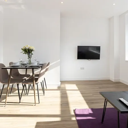 Pillo Rooms Serviced Apartments - Manchester Arena-3
