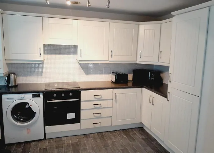 Modern 2 Bed, 2 Bath Near Etihad Stadium And Coop Live